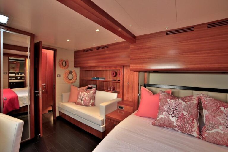 Worlds End - Master cabin 2