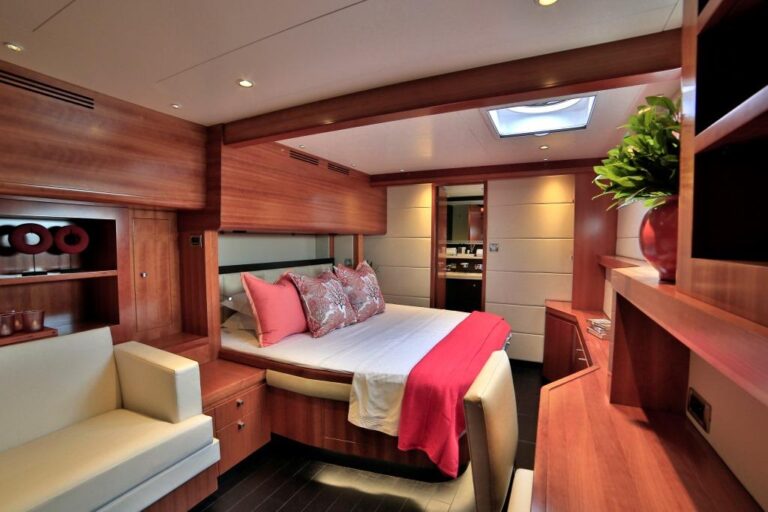 Worlds End - Master cabin