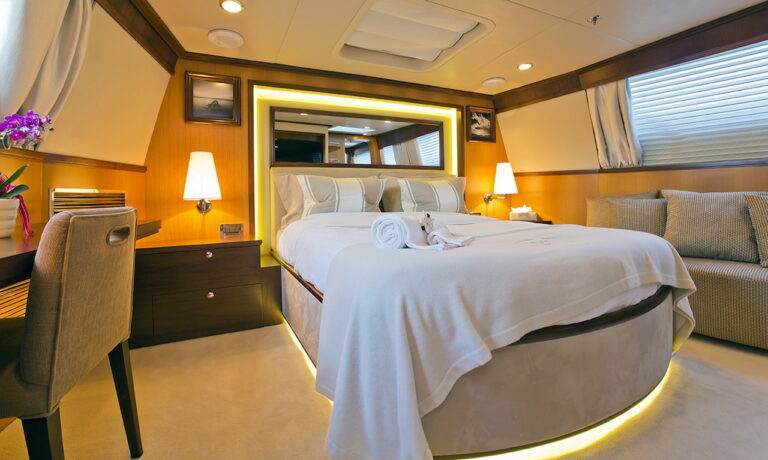 XO OF THE SEA Master Cabin