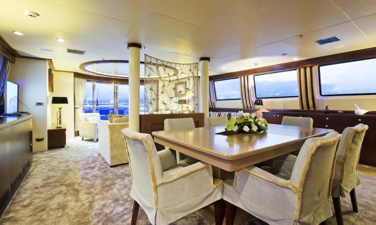 XO OF THE SEA Salon