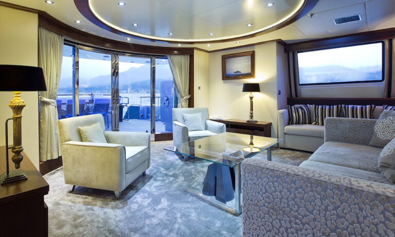 XO OF THE SEA Salon Aft