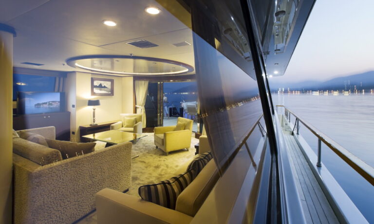 XO OF THE SEAS -  Looking In