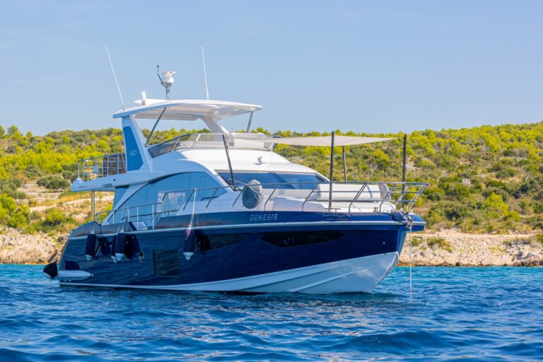 YACHT GENESIS