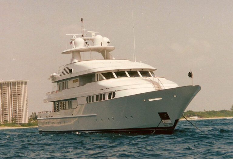 49m M/Y Iroquois