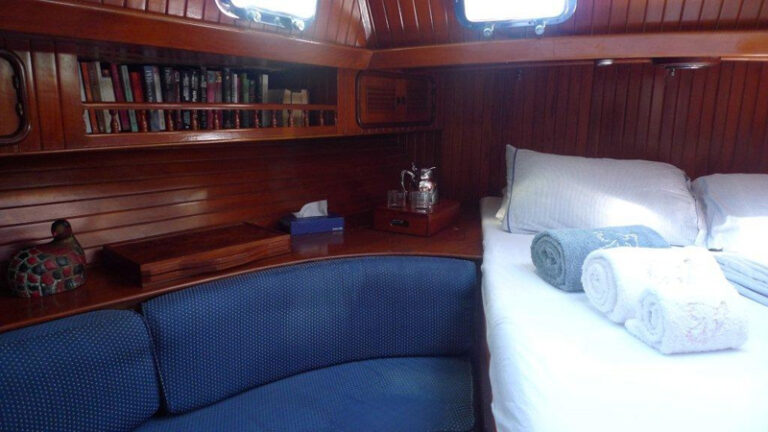 Master cabin with sofa