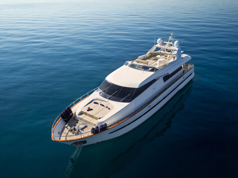 Yacht ACIONNA By San Lorenzo - Anchor