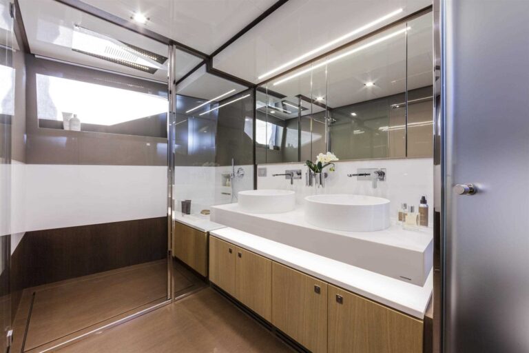 Yacht  ALEKSANDRA I - Master ensuite
