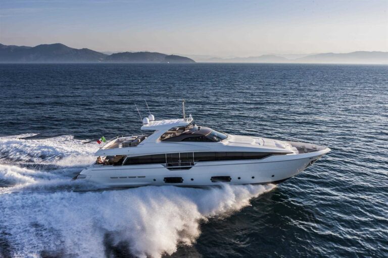 Yacht  ALEKSANDRA I - Running