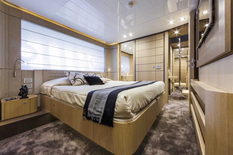 Yacht  ALEKSANDRA I - VIP 2