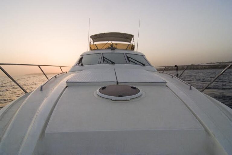 Yacht AMMOS - Foredeck