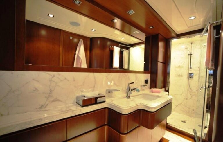Yacht ANNE MARIE -  Guest Ensuite
