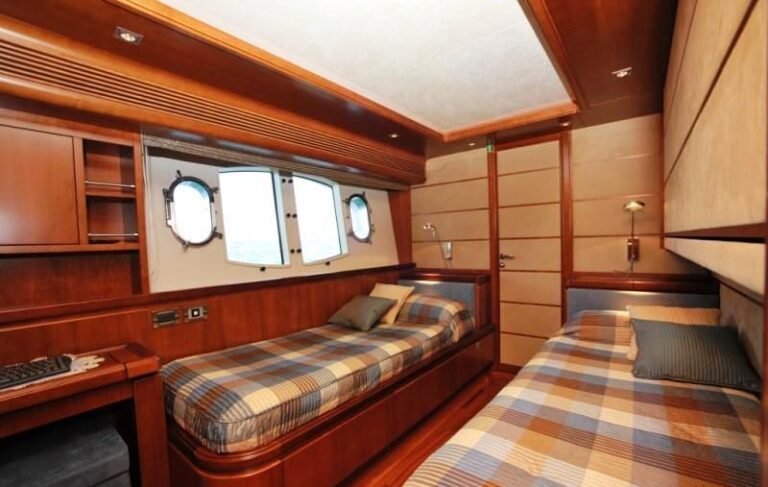 Yacht ANNE MARIE -  Twin Cabin