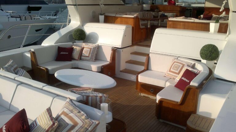 Yacht ANTARES K - Aft Deck Lounging