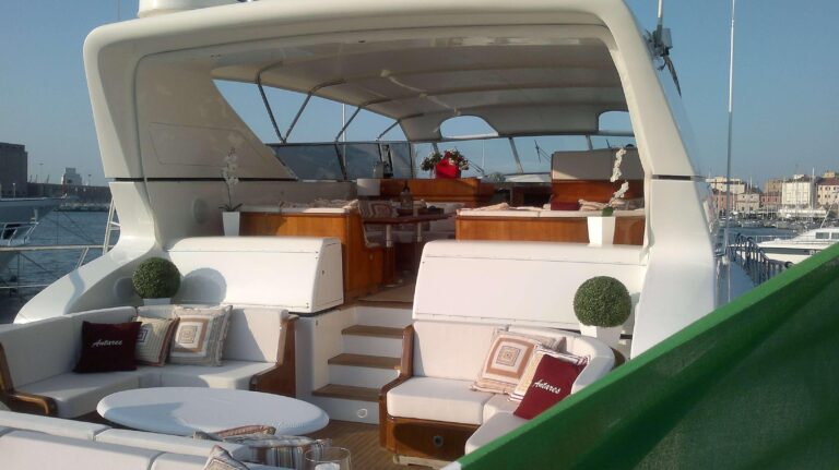 Yacht ANTARES K - Aft Deck Seating