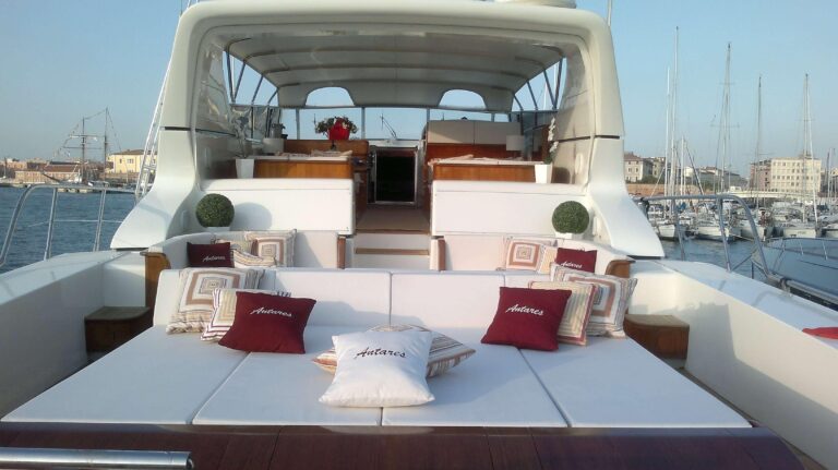 Yacht ANTARES K - Aft Deck Sunpads