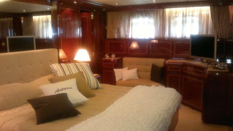 Yacht ANTARES K - Master Cabin
