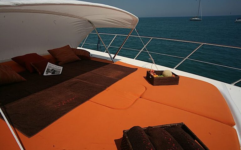 Yacht ASPRA 38 -  Sunpads