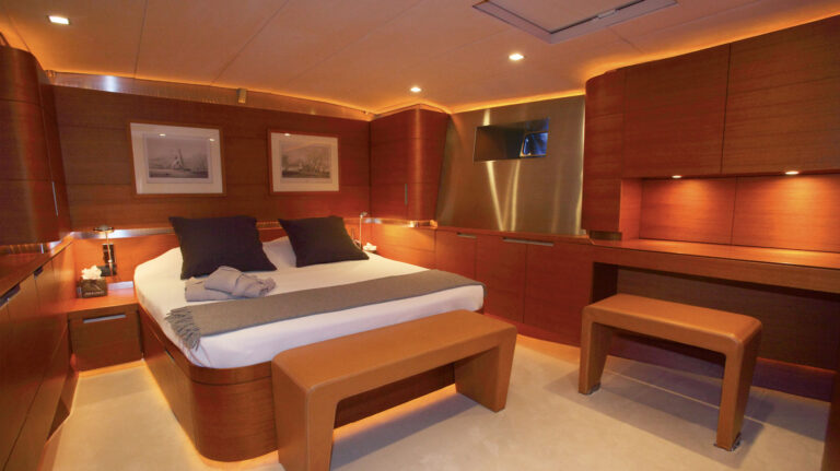 Yacht ATTIMO By CMN - Master