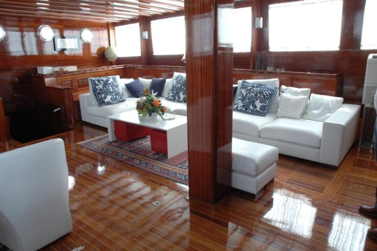 Yacht AZUL DE CORTES - Salon Seating