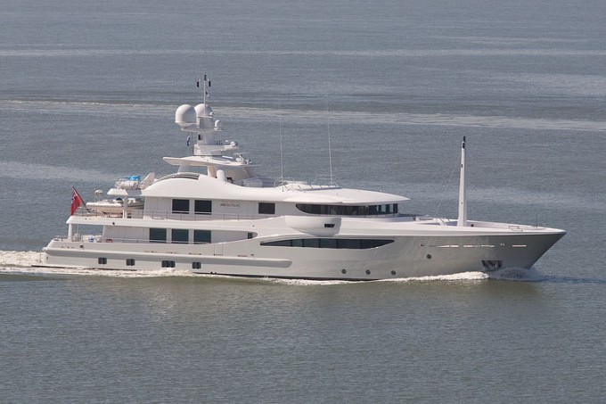 Yacht Addiction - Photo by Maritime Photo