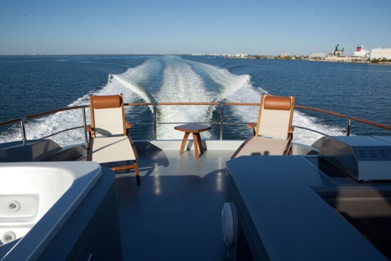 Yacht Algorythm - Flybridge