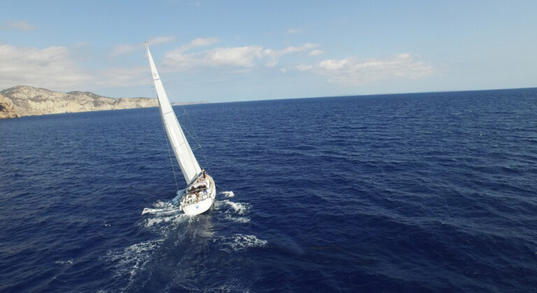 Yacht Amandine - Jeanneau 64 Sailing