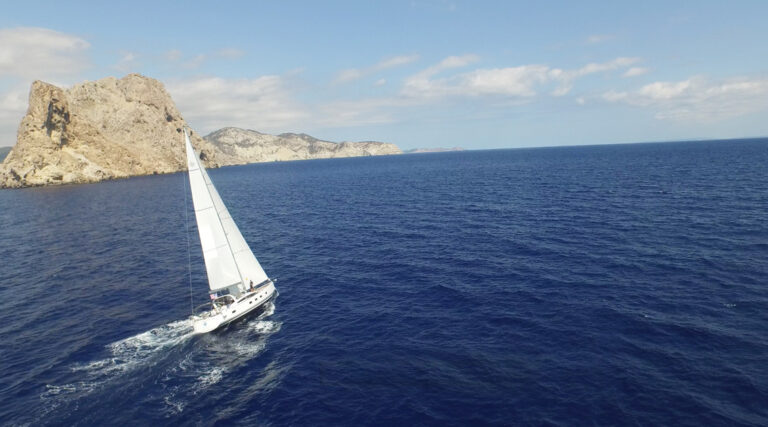 Yacht Amandine - Jeanneau 64 Sailing Mediterranean