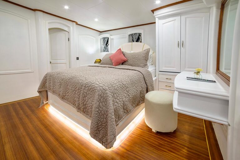 Yacht BELLAMARE - Double Cabin