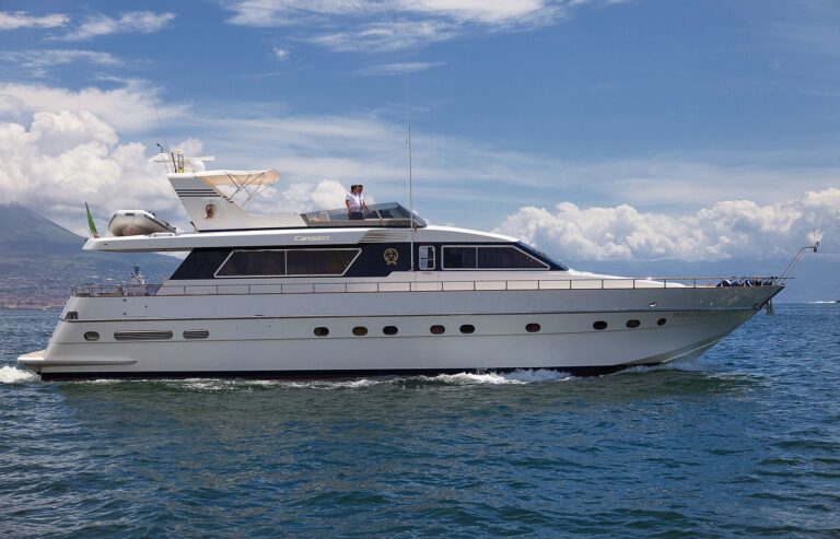 Yacht BERNADETTE - Main