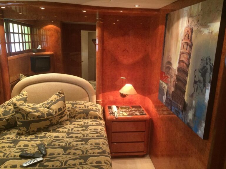 Yacht BIRD OF PREY - Guest cabin