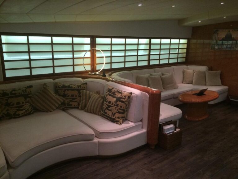 Yacht BIRD OF PREY - Seating 2