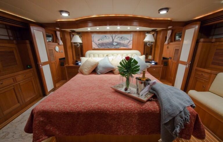 Yacht BLUE HERON -  Master Cabin