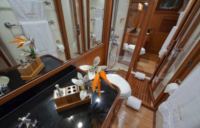 Yacht BLUE HERON -  Master Ensuite