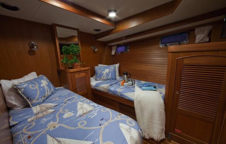 Yacht BLUE HERON -  Twin Cabin