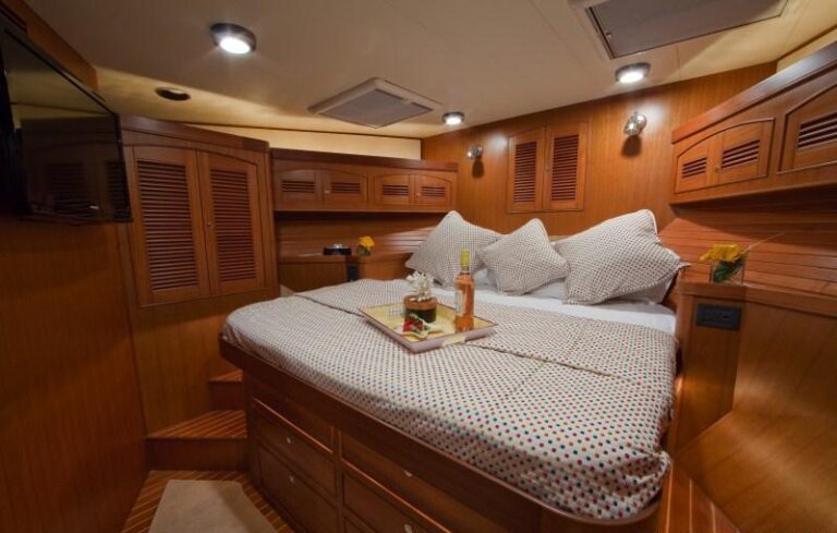 Yacht BLUE HERON -  VIP Cabin