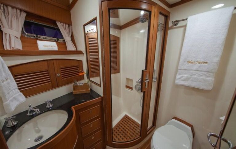 Yacht BLUE HERON -  VIP Ensuite