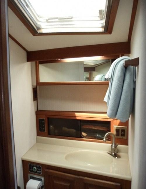 Yacht BLUES CURE - Guest Ensuite