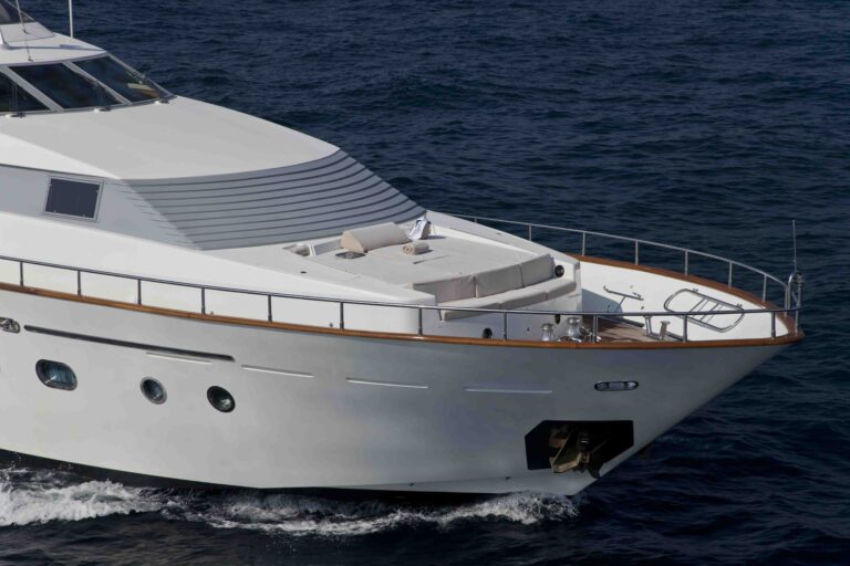 Yacht BOJANGLES - Bow