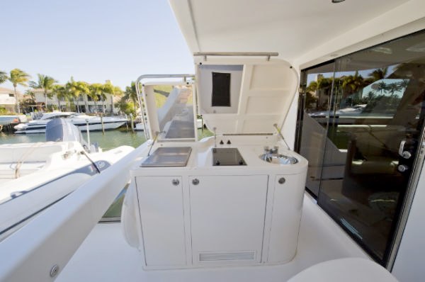 Yacht Bella Mare -  Upper Aft Deck grill