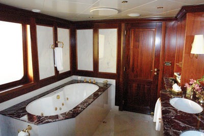 Yacht Big Aron Master Ensuite