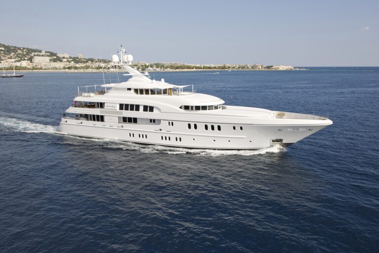 Yacht CAIPIRINHA By Lurssen - Underway On The French Riviera