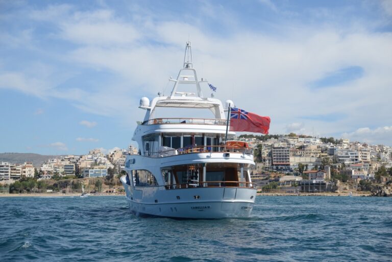 Yacht CAMELLIA - Aft View