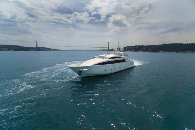 Yacht CANPARK By ISA Ancona