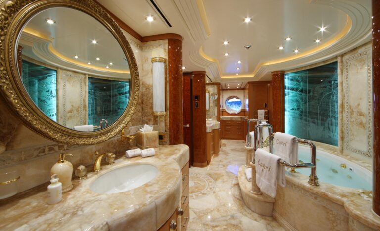 Yacht CAPRI By Lurssen - En Suite