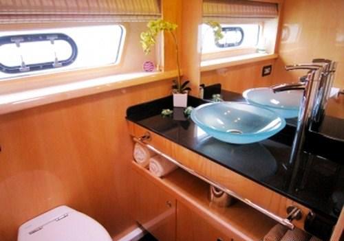 Yacht CATTITUDE -  Guest Ensuite