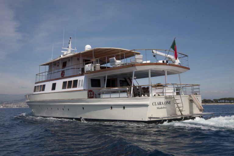 Yacht CLARA ONE - Aft View