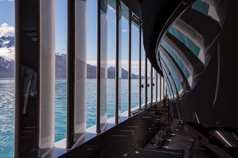 Yacht Cloudbreak