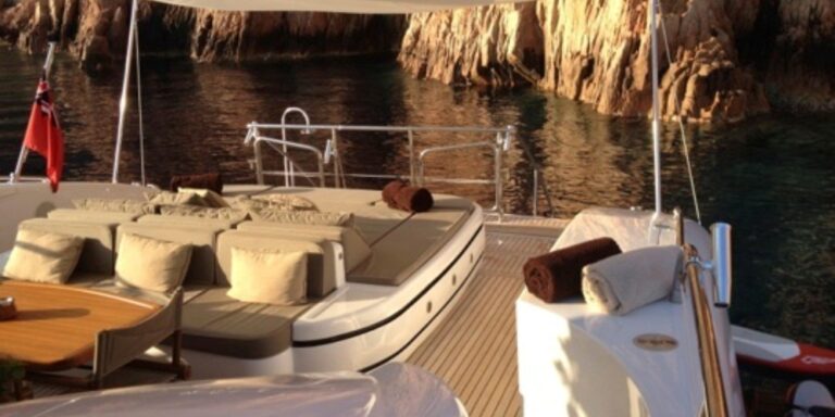 Yacht DELHIA - Aft Deck