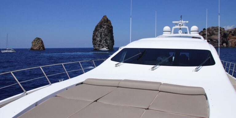 Yacht DELHIA - Foredeck Sunpads
