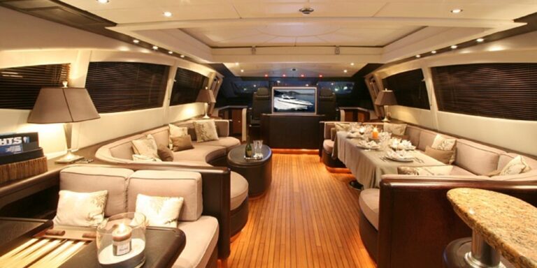 Yacht DELHIA - Main Salon